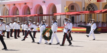 La Armada celebra con misa y homenaje a los caídos la festividad de la Virgen del Carmen