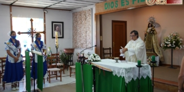 Una misa en el Buen Pastor para honrar a la Virgen del Carmen de Gallineras