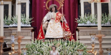Todo preparado entre aromas de nardos para el inicio de los cultos a la Divina Pastora
