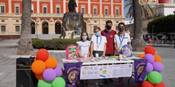 Material escolar para las familias más necesitadas gracias a los más jóvenes del Nazareno