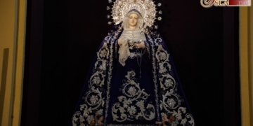 La Virgen de la Soledad en el altar mayor para presidir el Triduo en su honor