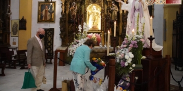 Ofrenda de alimentos y flores para finalizar el Triduo a la Virgen del Rosario