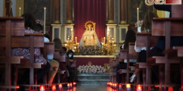 Los jóvenes de la Pastora cerraron el 1 de noviembre con el rezo del Santo Rosario