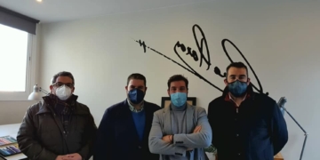 Huerto firma con Curro Claros el proyecto del nuevo palio para Gracia y Esperanza Coronada