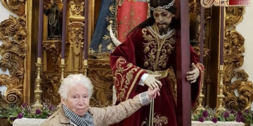 Ha fallecido Carmen Moreno Bernardi madre del bordador José Muñoz Moreno