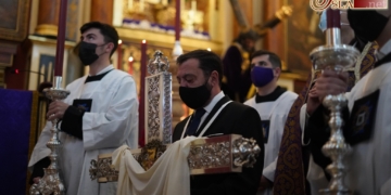 El Vía-Crucis de Misericordia congregó a la comunidad parroquial de la Pastora