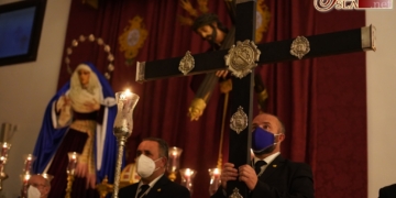 El Vía-Crucis del Gran Poder recordó a las víctimas del coronavirus