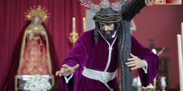 La mañana del Jueves Santo: oraciones y emociones junto a Tres Caídas y Angustias