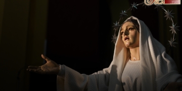Un Viernes Santo de mañana y tarde junto a la Virgen del Rosario