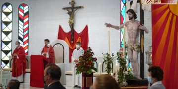 Función de Pentecostés en la Hermandad de la Resurrección