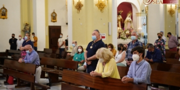 El Rosario presidido por la Virgen de la Estrella se rezó en el interior de San Francisco