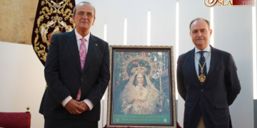 El último rayo de sol sobre la Pastora en la calle anuncia un nuevo 15 de agosto