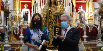 Un acto institucional ante la Virgen del Carmen conmemoró un siglo de su patronazgo sobre La Isla