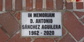 Una placa recuerda desde hoy la memoria de Antonio Sánchez Aguilera en la Pastora