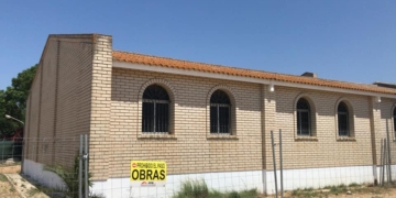 Comienzan las obras para el cambio de la cubierta en la Parroquia de la Oliva