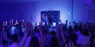 Éxito del show de hipnosis organizado por la Hermandad del Nazareno