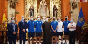 El San Fernando CD se encomendó a la Patrona para la nueva temporada