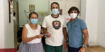 Afligidos colabora con Cáritas del Santo Cristo para el material escolar de las familias acogidas