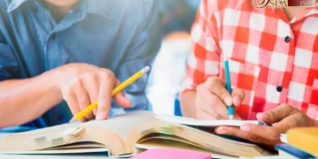Clases de apoyo a estudiantes acogidos en Cáritas, nueva acción caritativa del Huerto