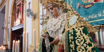 Gracia y Esperanza expuesta a la veneración extraordinaria de los fieles por el XV aniversario de la Coronación