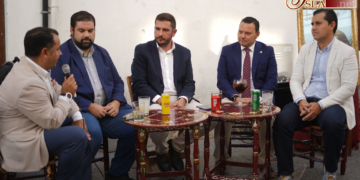 Los nuevos proyectos tras la pandemia a debate en la mesa redonda de la abacería ‘La Cañaílla’