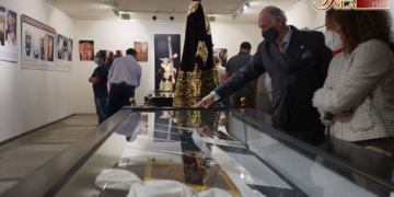 La restauración del Cristo de la Misericordia contada en una exposición 25 años después