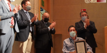 José Moreno Fraile recibió el homenaje y cariño de la prensa cofrade durante la mesa redonda de la tertulia ‘La pandemia’