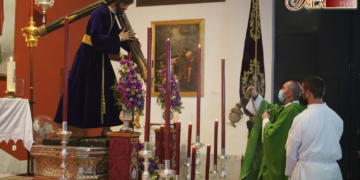 Los hermanos del Gran Poder celebran el XLIV aniversario de la bendición de su Titular
