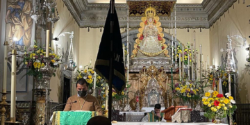 Los rocieros isleños cumplieron con la anual peregrinación andando hasta la Virgen