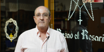 Impulsar el rezo del Santo Rosario y la recuperación del rosario de antorchas algunos de los objetivos de Fernando Páez en el Rosario