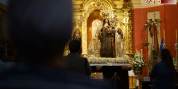 La lluvia frustra el traslado de la Virgen del Carmen para presidir la misa del día de difuntos en el cementerio