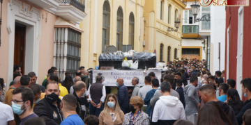 Gran ambiente cofrade y 1200 kilos para los más necesitados en el ensayo solidario de Misericordia