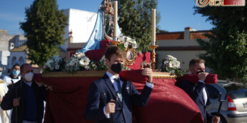 La Virgen de la Oliva procesionó hasta la residencia Afa Vitae