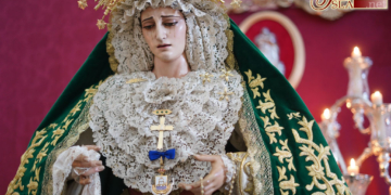 Gracia y Esperanza Coronada en veneración por su festividad