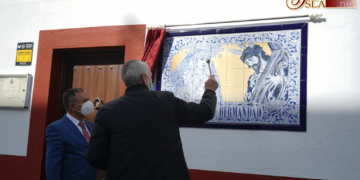 Bendecido el azulejo de la casa de hermandad del Gran Poder