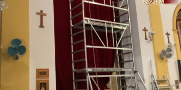 Se inician los trabajos para sustituir el marco de la puerta lateral de la Pastora
