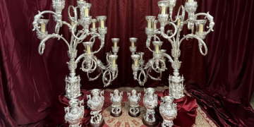 Columna restaura y platea candelabros de cola y jarras del palio de Lágrimas