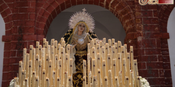 Como hace 25 años: La Virgen de los Desamparados regresó a su capilla