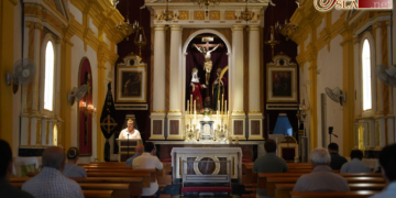 Los hermanos de Vera-Cruz iniciaron los Rosarios de mayo ante la Virgen del Mayor Dolor