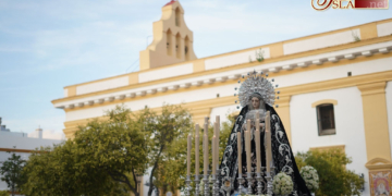 La Soledad regresó de su histórica visita al Castillo en rosario de antorchas