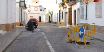 Un socavón en Manuel Roldán podría obligar a cambiar el recorrido de la Divina Pastora
