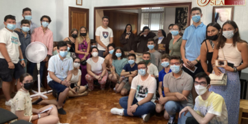 Los jóvenes cofrades se acercan a la figura de la Hermana Cristina