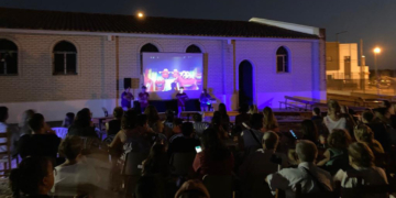 Éxito de la primera cita de las noches solidarias de cine de los jóvenes del Nazareno