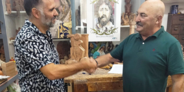 Cristo Rey firma con Mariano Sánchez del Pino la ejecución de las cartelas del misterio