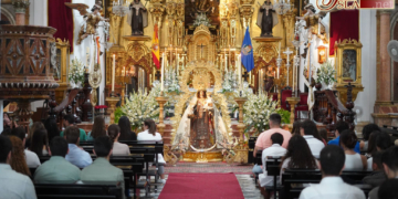 Los jóvenes cofrades se unieron en oración junto a la Patrona