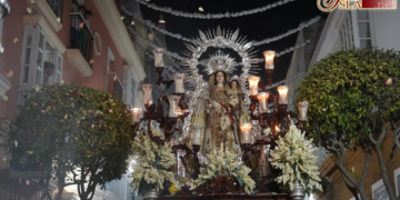 La Virgen de las Mercedes completa entre petaladas y marchas un año de procesiones tras la pandemia