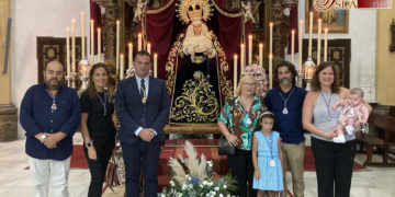 Imposición de veneras como final del Triduo a la Virgen de las Lágrimas