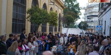 Gran ambiente en la zambomba de la JCC que abre la temporada en La Isla