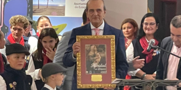 Una fotografía de Andrés Quijano anuncia la Navidad en Estepona