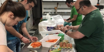 La cocina solidaria del Huerto un mes más en funcionamiento